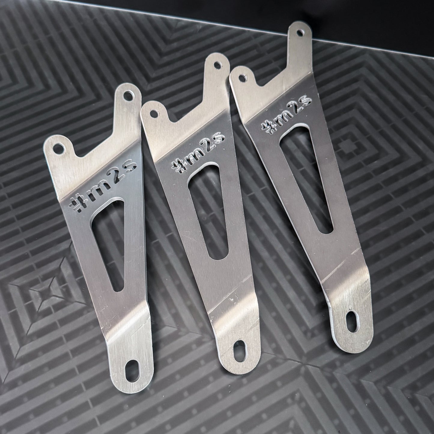 #m2s Soporte del Tubo de Escape